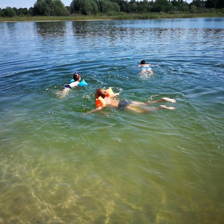 Domki Domek Na Jeziorem Wilczynskim Budzislawskim , Las, Osobno Ogrodzony 2-6 Osob- Klimatyzacja, Ogrzewanie, 62-550 Zygmuntowo Gm Wilczyn Luaran gambar