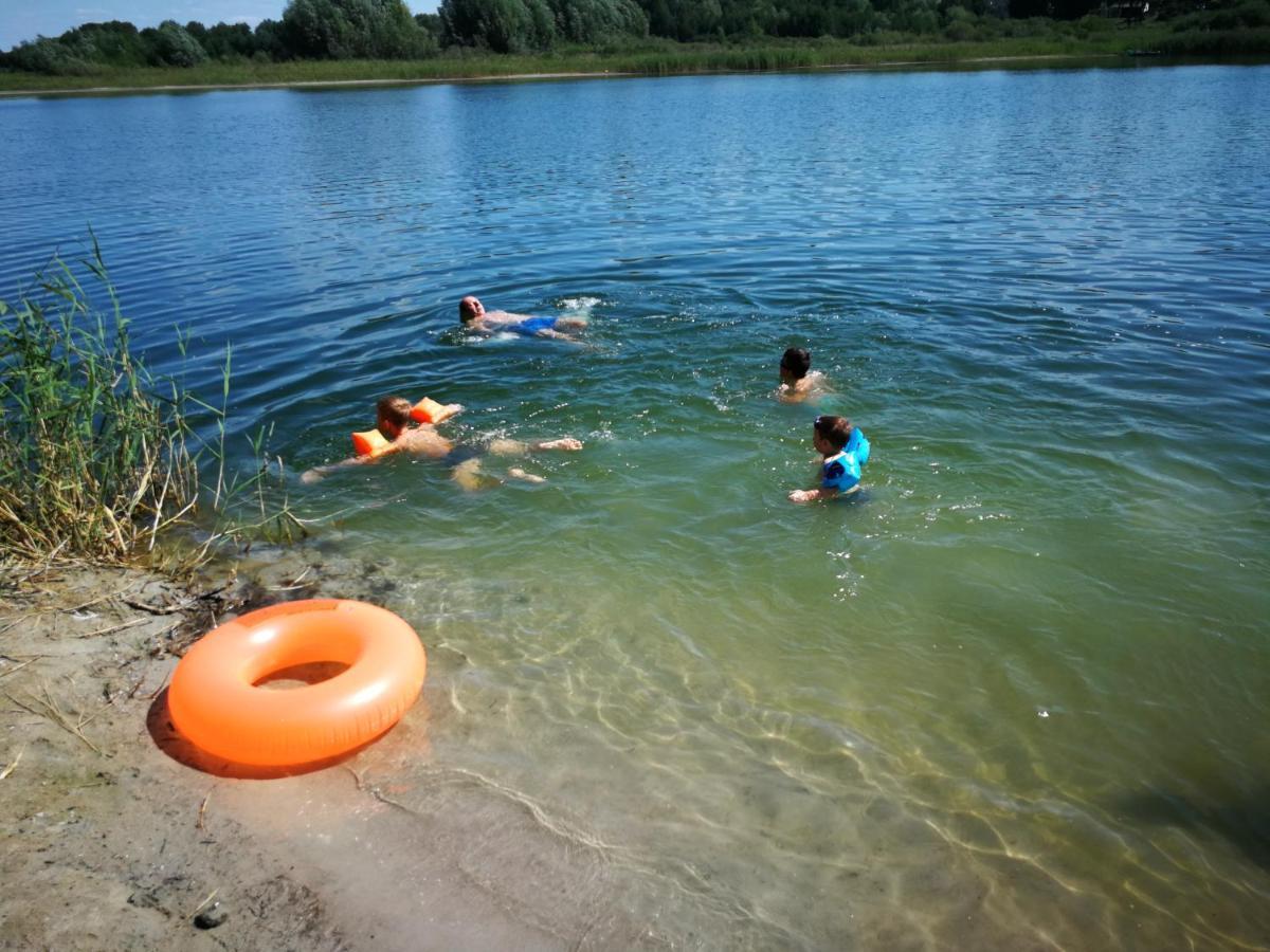 Domki Domek Na Jeziorem Wilczynskim Budzislawskim , Las, Osobno Ogrodzony 2-6 Osob- Klimatyzacja, Ogrzewanie, 62-550 Zygmuntowo Gm Wilczyn Luaran gambar