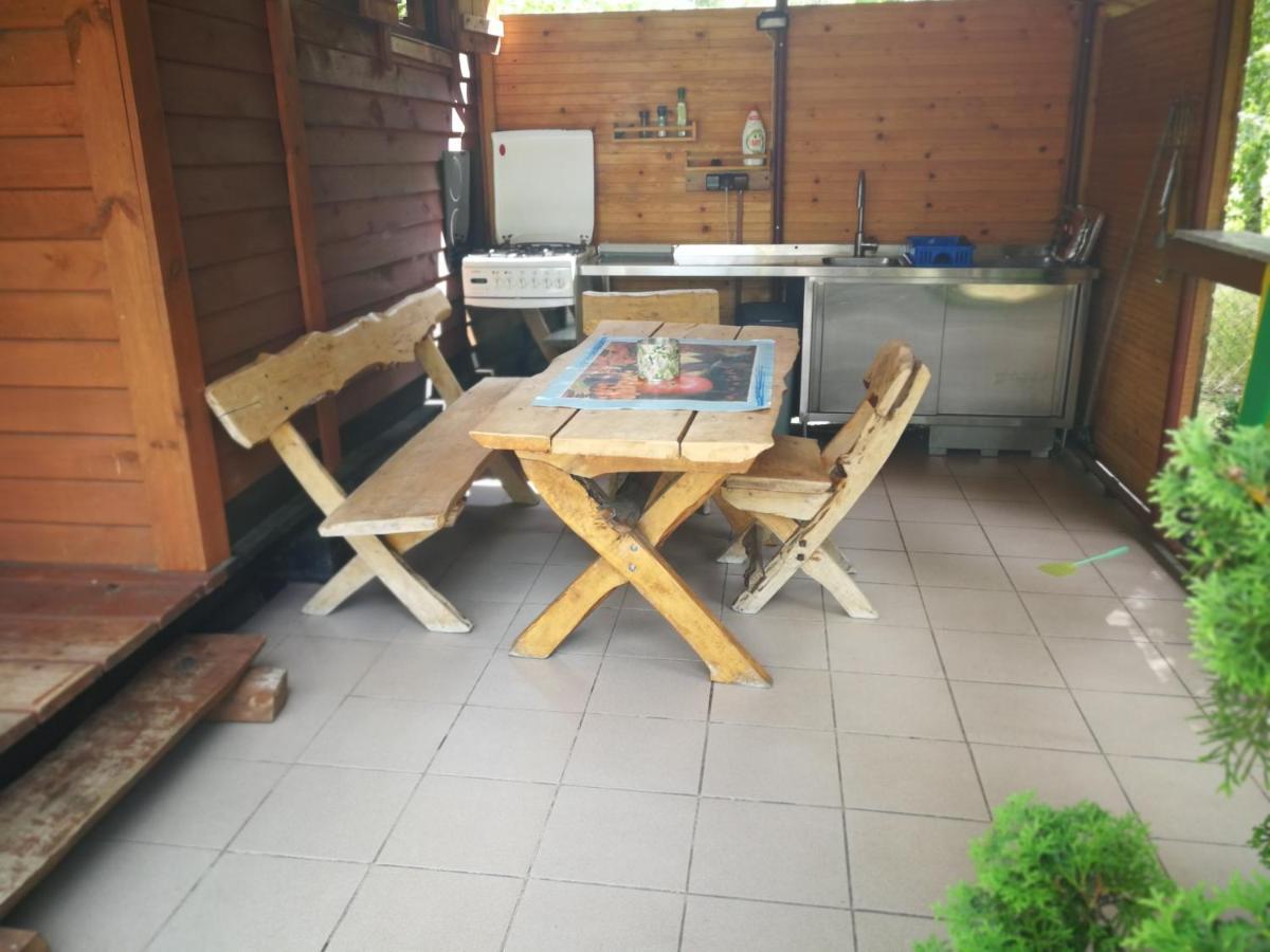 Domki Domek Na Jeziorem Wilczynskim Budzislawskim , Las, Osobno Ogrodzony 2-6 Osob- Klimatyzacja, Ogrzewanie, 62-550 Zygmuntowo Gm Wilczyn Luaran gambar